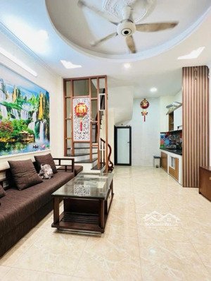 ngô thì nhậm, hà đông, nhà mới 5t full nội thất, 2 mặt ngõ, ô tô vào tận cửa, nhỉnh 7 tỷ vẫn tl