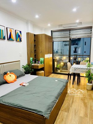 căn hộ cao cấp giữa hồ tây, ô tô đỗ cửa, full đồ nội thất hiện, nhìn ra hồ tây