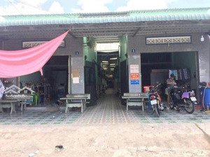 bán dãy trọ 10x35, có 18 phòng + 2kiot ngay khu công nghiệp ,sát bên chợ bình chánh , giá 920 triệu