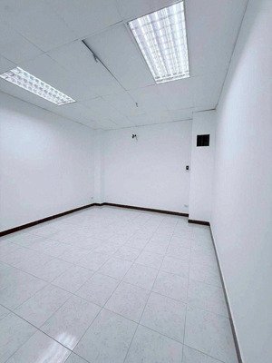 bán nhà 6 tầng mặt tiền hùng vương đối diện tttm chi lăng, hải châu