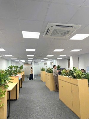 building 7 tầng 1 hầm, 2 tháng máy, mặt tiền 16m, 288m2, 125 tỷ tại lạc long quân, bưởi, tây hồ