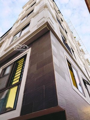 bán rẻ! nhà riêng trần thái tông, cầu giấy, lô góc, ô tô, 9 tầng thang máy, thu 200tr/tháng, 140m2