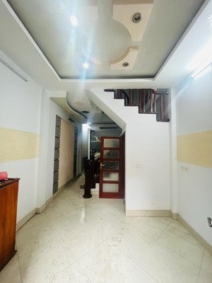 bán nhà phố cầu giấy- dt: 40m2. nhà 4 tầng- giá chỉ: 10.2 tỷ. lh: 