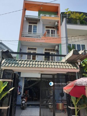 hot- bán gấp nhà 2 lầu dt 5x20, đường 6m, gần chợ tân phú cường q12