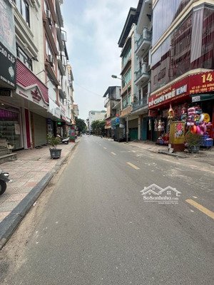 bán nhà mặt phố lê lợi nguyễn trãi hà đông mặt tiền khủng, vỉa hè rộng 10tỷ thương lượng