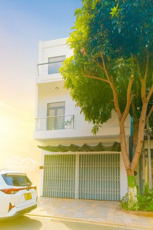 bán nhà mặt tiền đường mỹ khê 7 đối diện trung tâm tài chính quốc tế