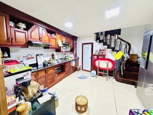 phố cổ lò đúc, nhà đẹp dân xây. dt 52m2 x 4 tầng - mt 4,4m. giá 14 tỷ.