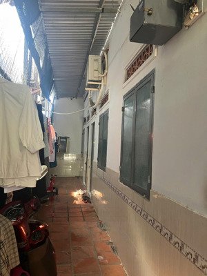 chính chủ e cần bán căn dãy trọ 6phòng đang cho thuê full thu nhập ổn định dòng tiền.