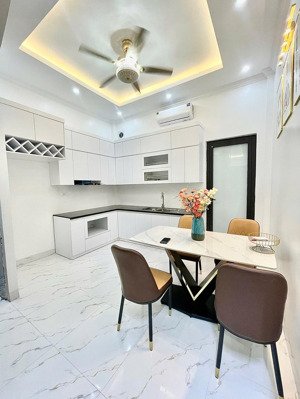 bán nhà thái hà phân lô, 5 tầng, thang máy, sổ đỏ chính chủ