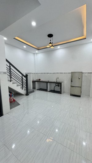 bán nhà 2 tầng 1 tum hẻm ô tô hẻm phú đức gần biển phường bắc nha trang