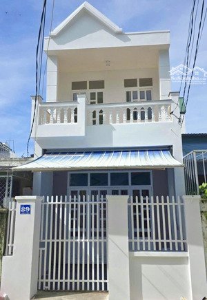 cần bán cn nhà 1 trệt 1 lầu tại khu dân cư hòn sện chỉ 4 tỷ 700 triệu