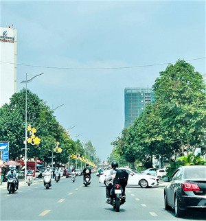 mặt tiền nguyễn thành đồng 56m2 nhà mới xây 5,6 tỷ thuận lợi vừa ở vừa kinh doanh chợ hãng dầu