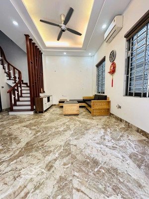 bán nhà riêng hàng hiếm tại hồng tiến. ngõ thông, 5,8 tỷ, 36m2, 2pn, 2wc, long biên, hà nội