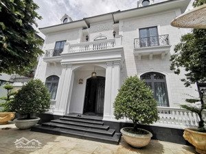 siêu phẩm-bán gấp mặt tiền ngay quốc hương - dt : 20 x 40m-kc tiện xây : 1h6t - giá chỉ 85 tỷ tl