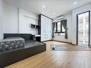 tòa chdv phố thái thịnh, 52m2, 7 tầng, 11 phòng đủ nội thất, cho thuê 700 triệu/năm, ngõ to rộng