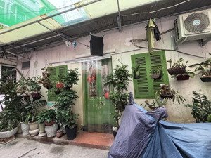 gia đình cần bán căn nhà c4 cũ đầu phố phan đình phùng - mặt tiền lớn 8,6m