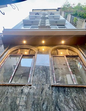 bán nhà phố định công _hoàng mai _ 30m_6 tầng _đủ công năng _sổ đẹp_ lh : 