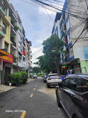 bán khách sạn mặt tiền gần bến tàu bình an quận 2. dt 130m2 4 tầng đang cho thuê tốt