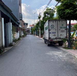 đường ô tô tránh, lô góc 2 mặt thoáng, cực thuận tiện đi lại