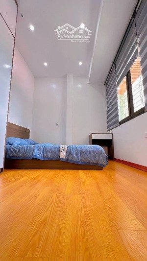 căn hộ chung cư 2 ngủ mới đẹp, ô tô chân cầu thang,ô tô chạy vòng quanh,viu phố