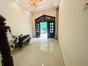 cần bán nhà 2 mặt ngõ ôtô tránh hoàng cầu 60m 26,5 tỷ