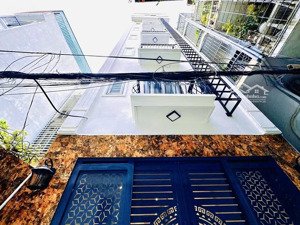 toà chdv - 8 tầng thang máy - đống đa ngay ngã 5 ô chợ dừa - 12 phòng khép kín full đồ - gần phố.