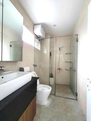 chủ nhà cần bán nhà 3.5 tầng đường 10m5 tiểu la, đoạn kinh doanh sầm uất - nhà mới sẵn vào ở