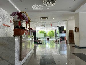 tôi chính chủ bán căn góc 86m2 nhà 2 phòng ngủ block c căn hộ số c4.10.01 gặp tôi thương lượng