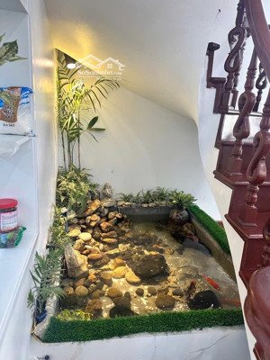 nhà bồ đề sát cầu chương dương + thông ô tô + kinh doanh , mt rộng thoáng sáng , sân để xe