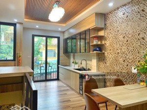 bán nhà nguyễn văn cừ 68m 9 tỷ oto gần ,gần cầu chương dương