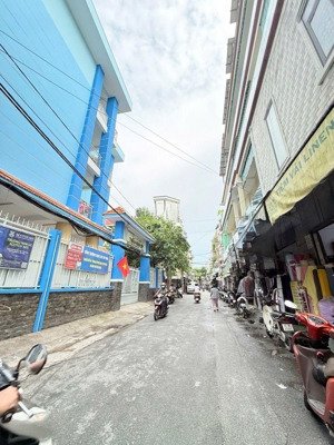 chợ tân bình ,dt 44m2 , 4 tầng,hxh
4,2m*11m , giá 7 tỷ