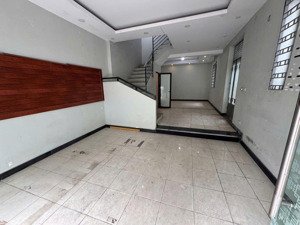 bán nhà mặt phố hồng tiến kinh doanh vô đối,2 làn ôtô đỗ 50m2 lô góc chỉ 23ty năm.