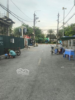 mặt phố lý thường kiệt hà đông hà nội .40m 4 tầng giá trên 15 tỷ xíu . kinh doanh sầm uất.