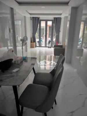 bán nhà mặt phố tại nhật tảo, 10,8 tỷ, 30m2, 5 tầng, q10, hcm