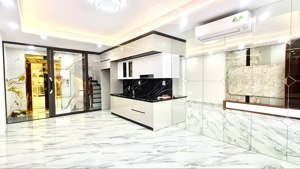 bán gấp nhà mặt phố đặng thái thân, 32 tỷ, 40m2, 6 tầng hoàn kiếm, hà nội chính chủ