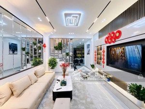 bán gấp - xuân thủy - 42m2, mặt tiền 4m - 20m ra ô tô tránh - 9.5 tỷ