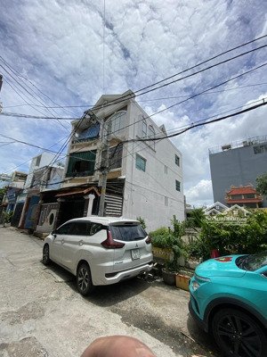 chỉ 14,5 tỷ . 7,9 x 17m .nhà 4 tầng , hẻm xe tải tân kỳ tân quý , q. tân phú .