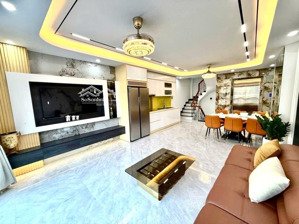 bán nhà xã đàn-trung phụng.7 tầng thang máy mặt ngõ thông-gần phố.dt 40m-7 tầng-mt 5.5m-11.65tỷ ctl