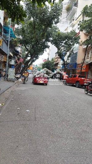 cửa nam: 1.7 tỷ/năm dòng tiền: 4.5m mặt tiền ô tô đỗ cửa, 6 tầng, 120m2, 66 tỷ.