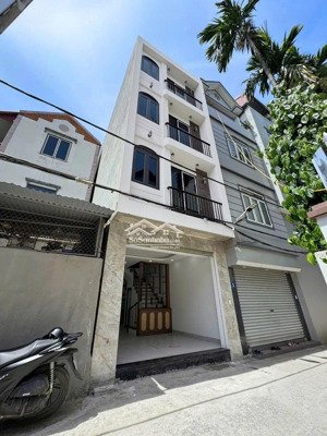 ,,đất vàng di trạch- hoài đức
siêu phẩm- ô tô - siêu thoáng - gần đường 3.5 - tiện ích bạt ngàn