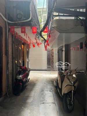 37 m2*4t*5.8 tỷ ngã 4 chợ mơ, bạch mai, hbt, 