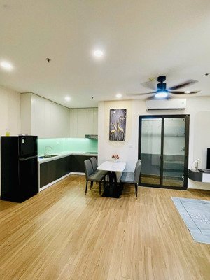 cần bán căn 2 ngủ 2vs toà skyoasis 68m view btđ tầng 4 giá 4.5 tỷ bao phí