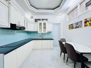 quan hoa nhà đẹp 4 tầng full đồ ở ngay