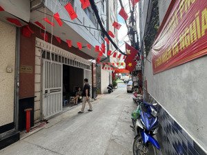 nhà 6t lô góc mấy bước chân ra hồ đắc di, ngõ oto vào thông tiện kd, dt 24/30m mt 3,3m nhỉnh 8tỷ