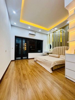 bán nhà phố kim ngưu, q hai bà trưng, dt 50m2, 5 tầng, mt 4,5m, nhà mớ đẹp, ngõ gần ô tô, giá 8 tỷ.