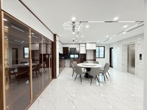 phân lô vỉa hè, tđc thạch bàn, 81m x 7 tầng xây mới, kinh doanh văn phòng.