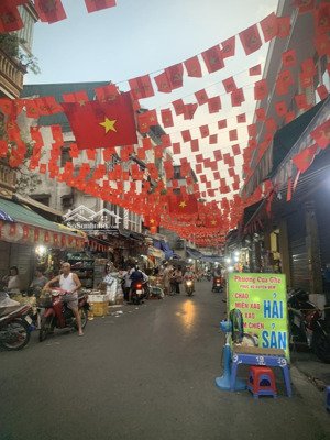 bán nhà khu phố cổ, chợ đêm và đang cho thuê kinh doanh