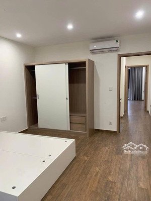 cho thuê lk 56 m2, hướng đn, vinhomes ocean park 2 giá 8tr bao phí dịch vụ. đã hoàn thiện 2 tầng