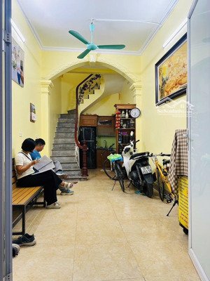 bán nhà đê la thành, 28m2 x 5 tầng, giá 6.8 tỷ