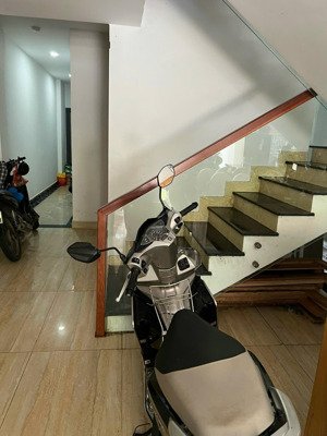 bán toà căn hộ 4 tầng đường thuỷ sơn 1 , ngũ hành sơn , đà nẵng.